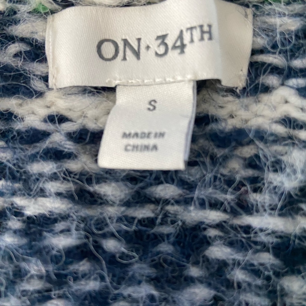 NWT On 34th Women's V-Neck Tipped Cardigan
(Macy’s Brand) - Picture 10 of 12